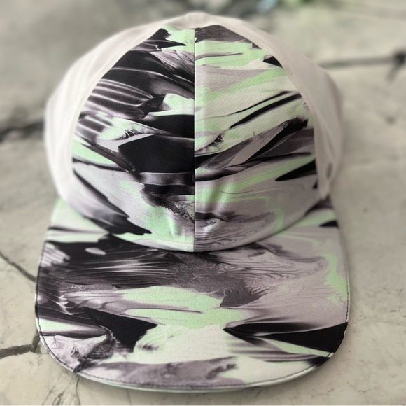 Lululemon Fast and Free Run Hat - Last One - Picture 2 of 2